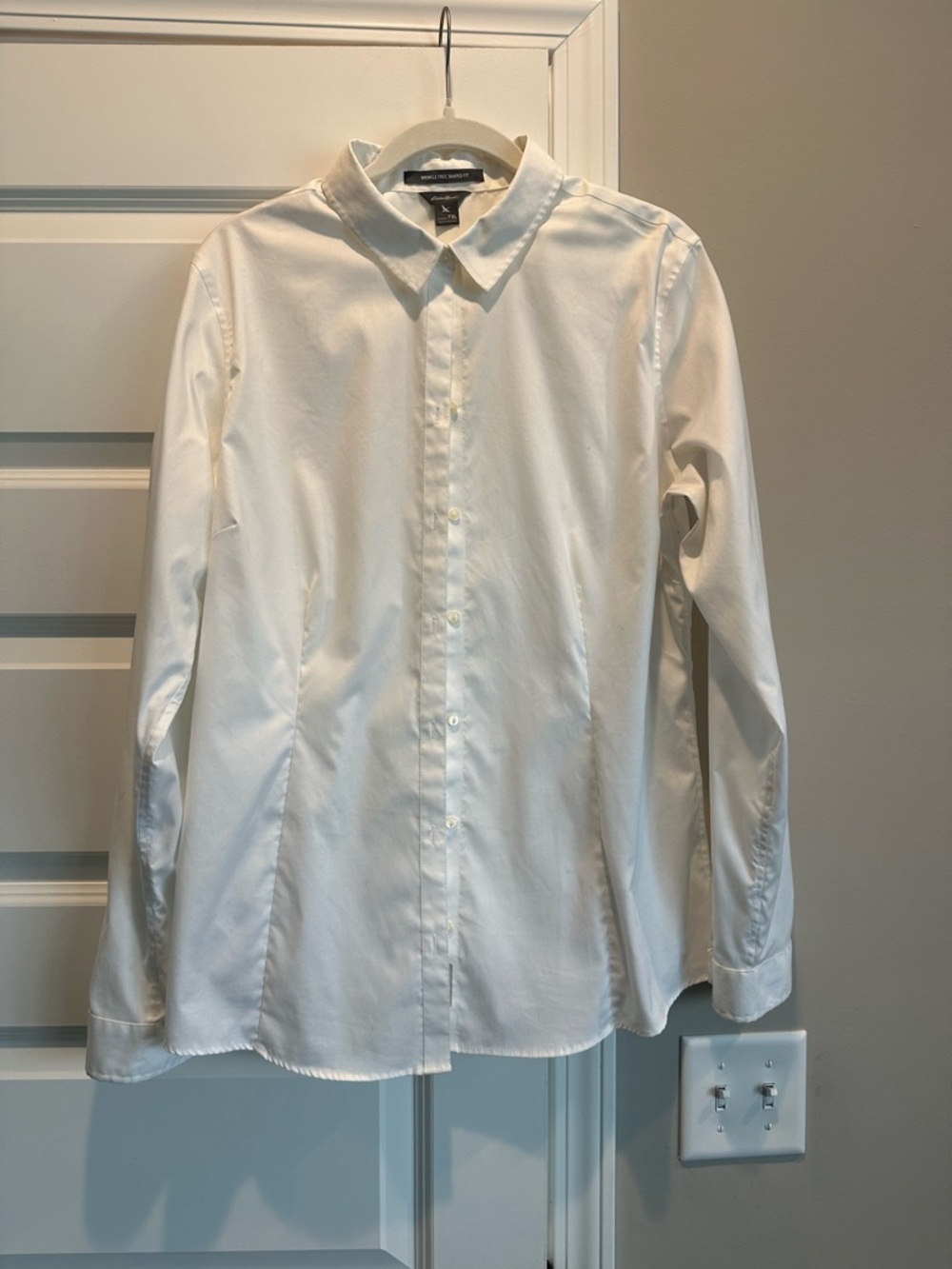 Eddie Bauer Women's Wrinkle Free Shaped Fit XLT Button-up Blouse